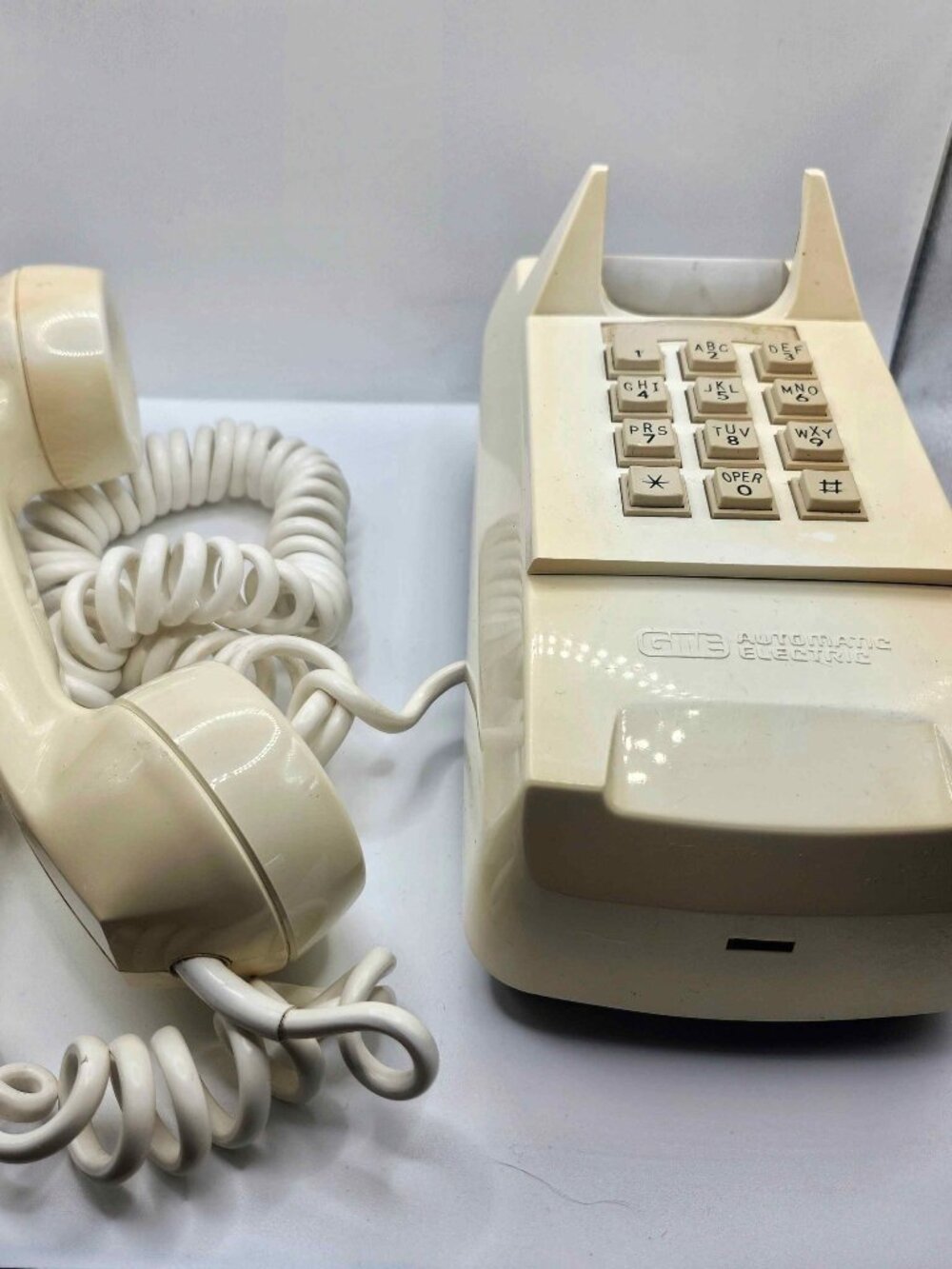 Vintage GTE Automatic Electric Model 192 Push Button Phone - Retro MCM Decor